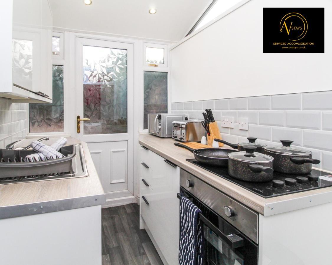 St Helens  Modern House By Av Stays Short Lets & Serviced Accommodation St Helens المظهر الخارجي الصورة